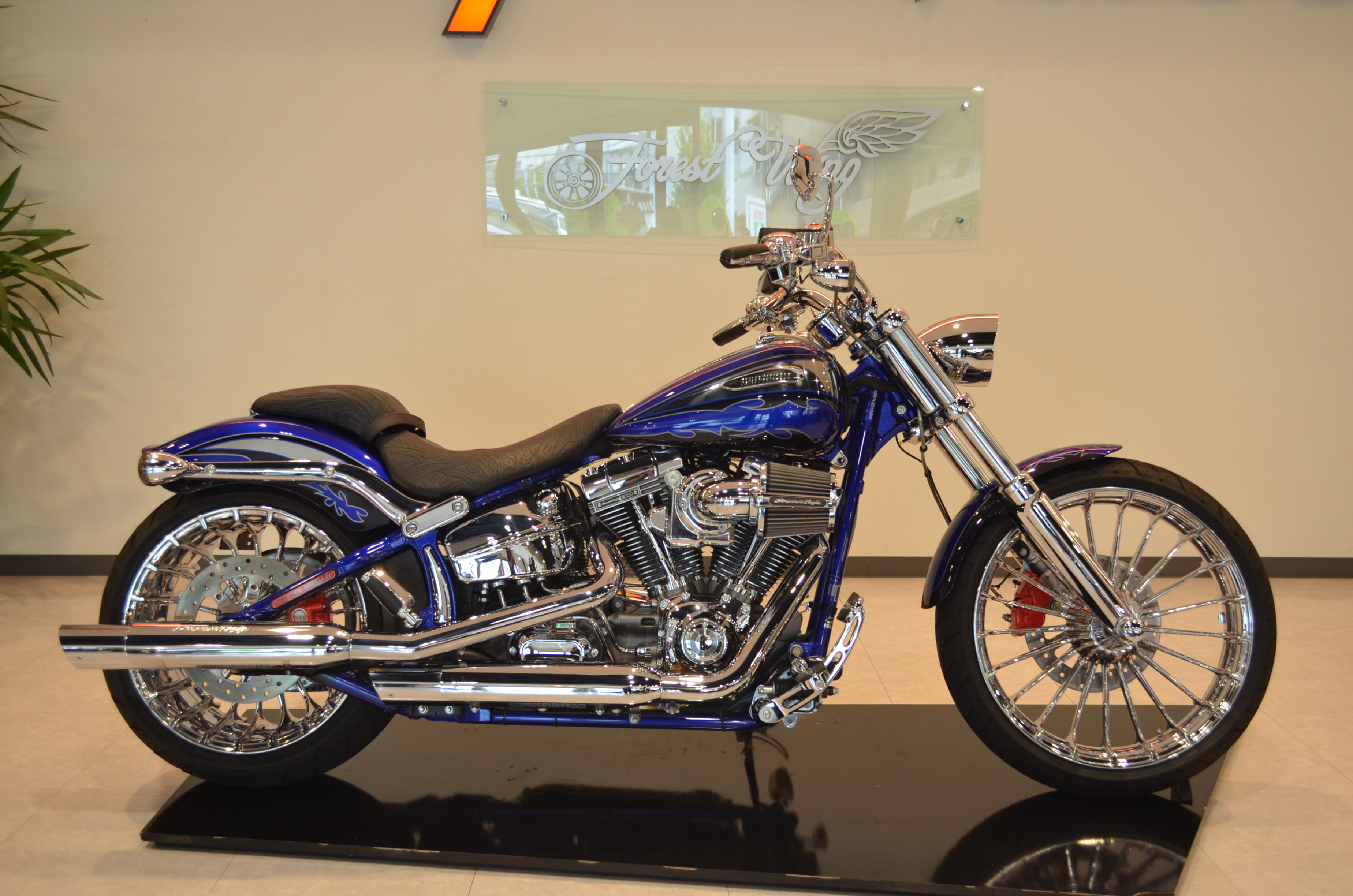 Harley Davidson Fxsbse2 ブレイクアウトcvo 名古屋の中古ハーレー 販売 インジェクションチューニング カスタム フォレストウィング