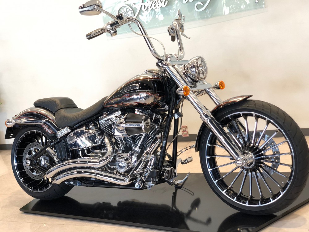 Harley Davidson Fxsbse ブレイクアウトｃｖｏ 名古屋の中古ハーレー 販売 インジェクションチューニング カスタム フォレストウィング